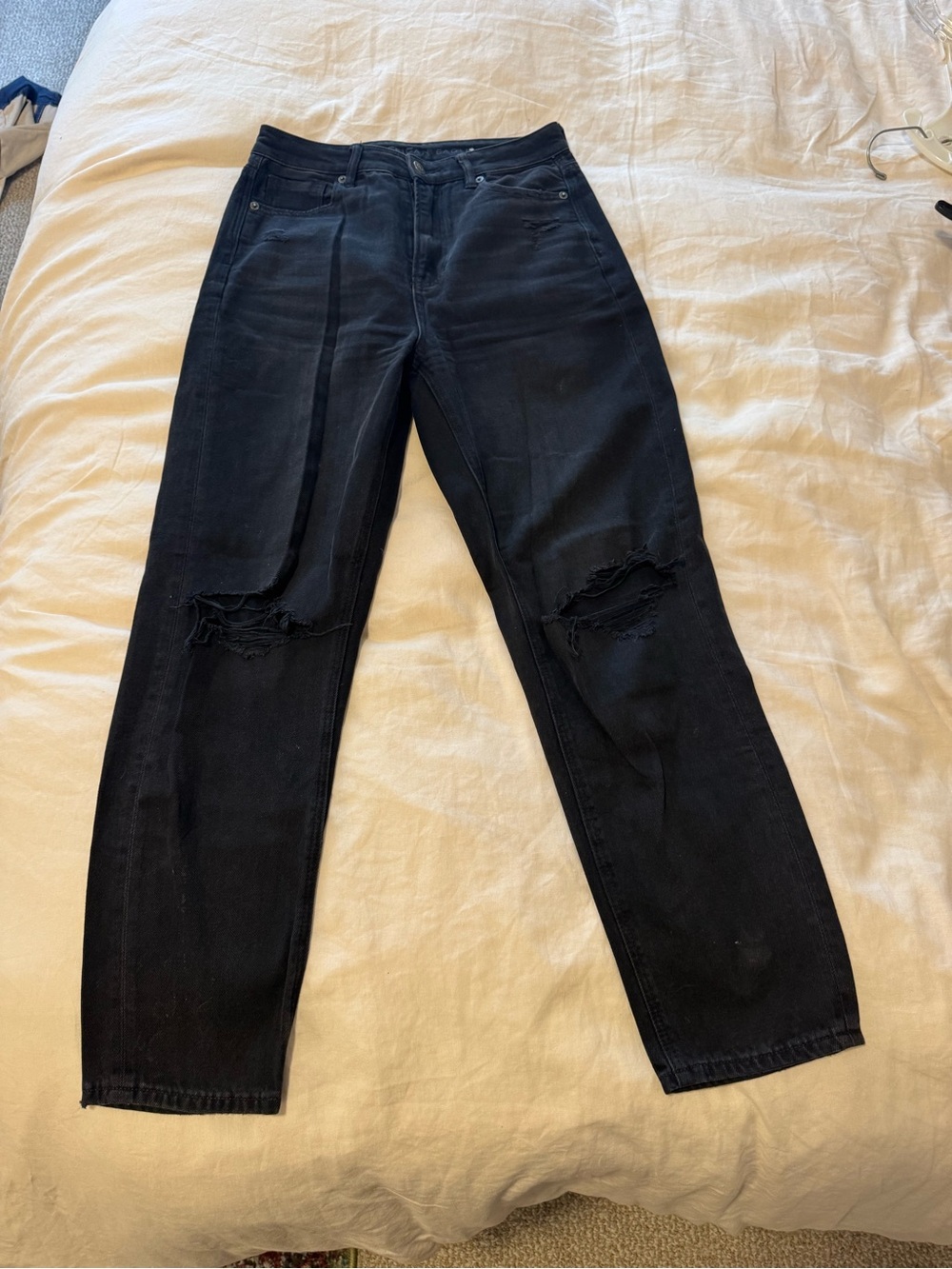 American Eagle Women’s Black Distressed Straight-Leg Mom Jeans
